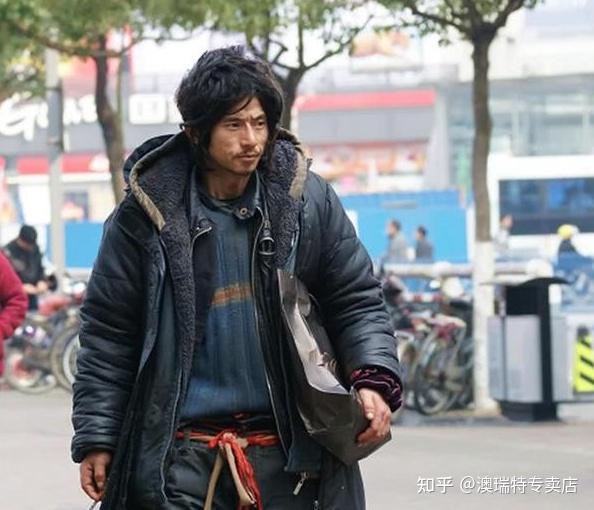 因太帅轰动一时的犀利哥11年前曾红到欧美如今生活却令人唏嘘