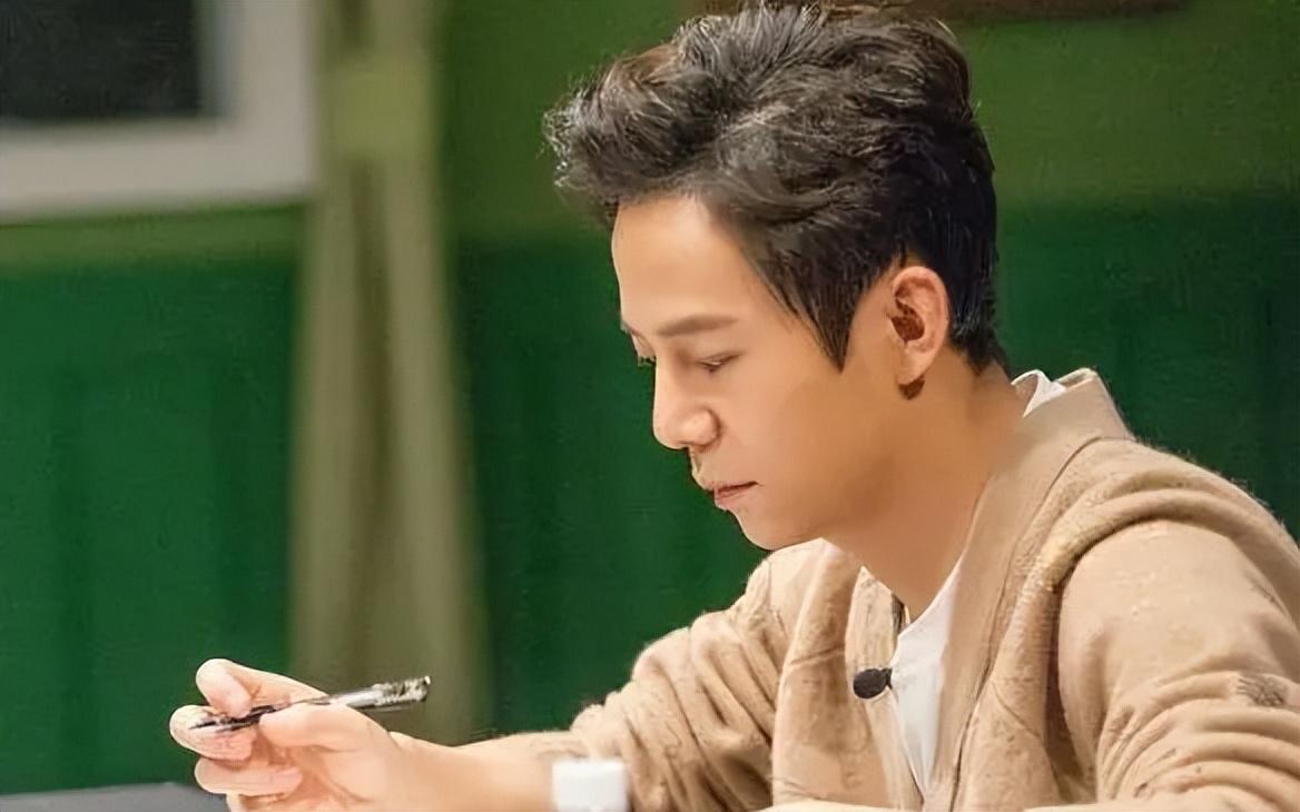 保姆举报何炅拖欠14万工资,痛斥其没人性,法院判决书出来了 - 知乎