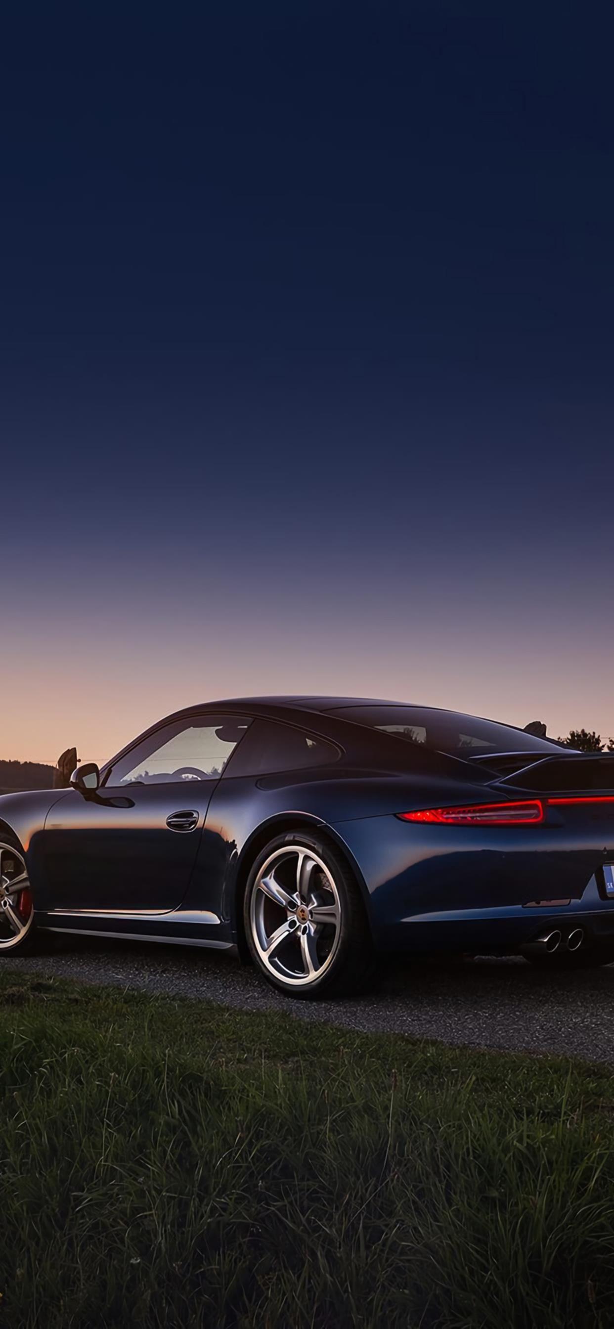 找一张保时捷的的壁纸,谢谢?