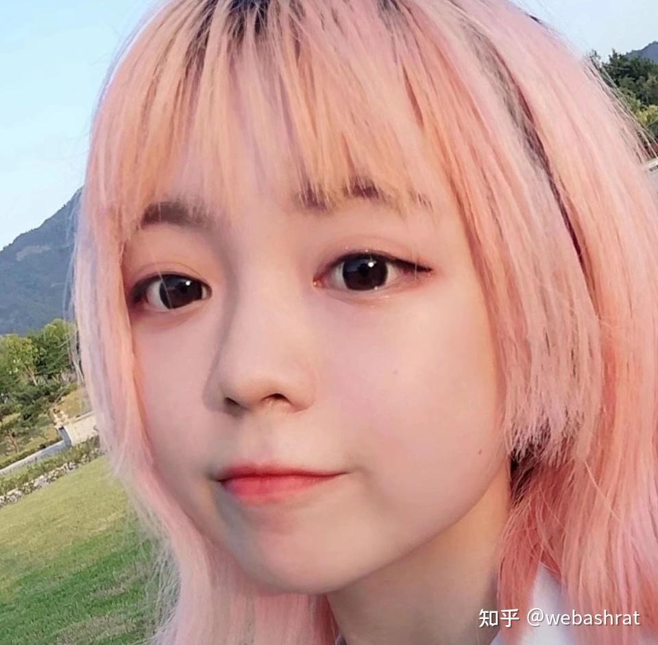 95 后女生因染粉红色头发被网暴,当事人称生活受到严重影响,准备起诉