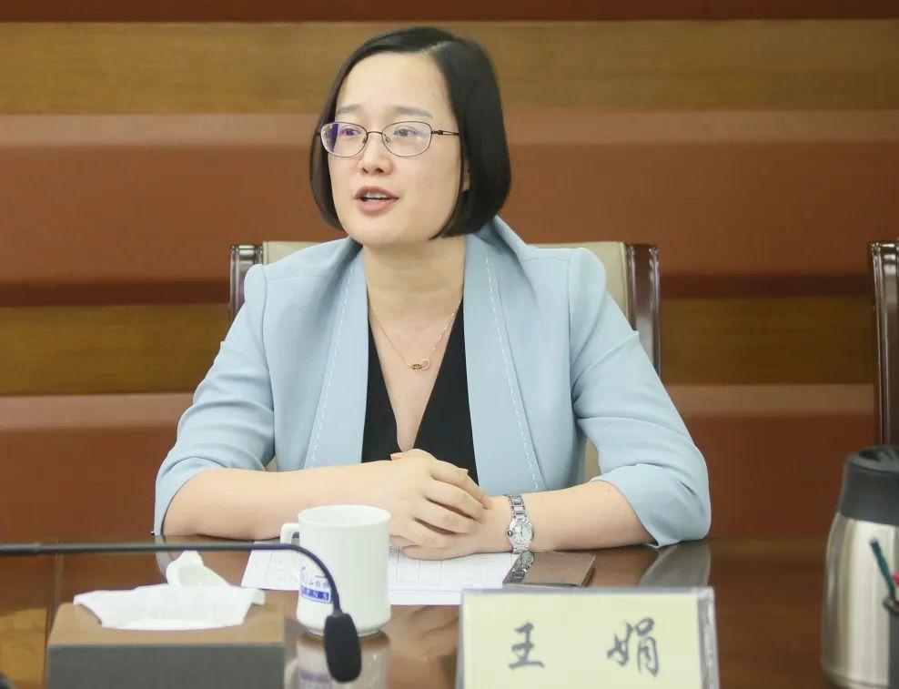 会议最后,院党组书记,检察长李丽华向全体退役军人致以节日祝贺和诚挚