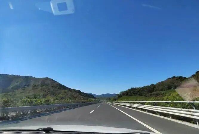 智驾跑高速到底可靠吗？跑了几千公里后，我的答案可能和你想的不一样