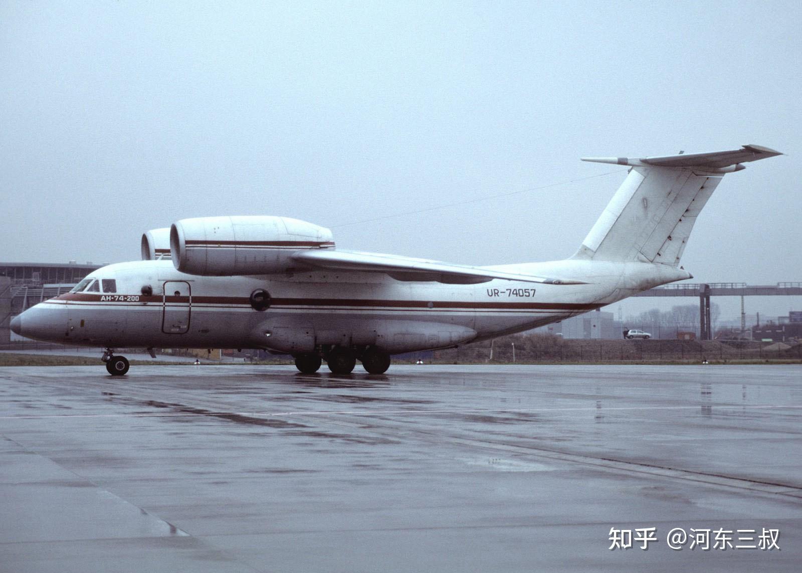 头顶发动机垂尾装雷达不用弹射就能起飞的安71预警机