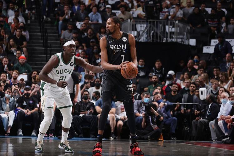 篮网vs雄鹿g5述评镰刀寒光绽放死神全场48分钟的终极形态