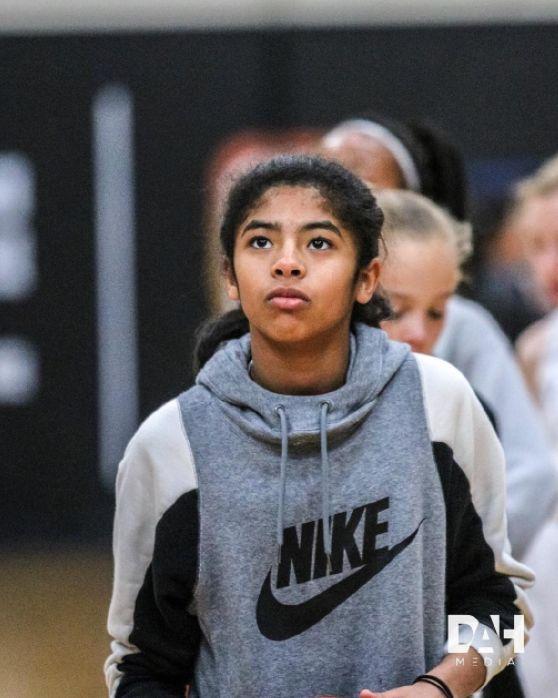 手长过膝她带领科比拿退役后首冠5人包夹不传球12岁就拿mvp