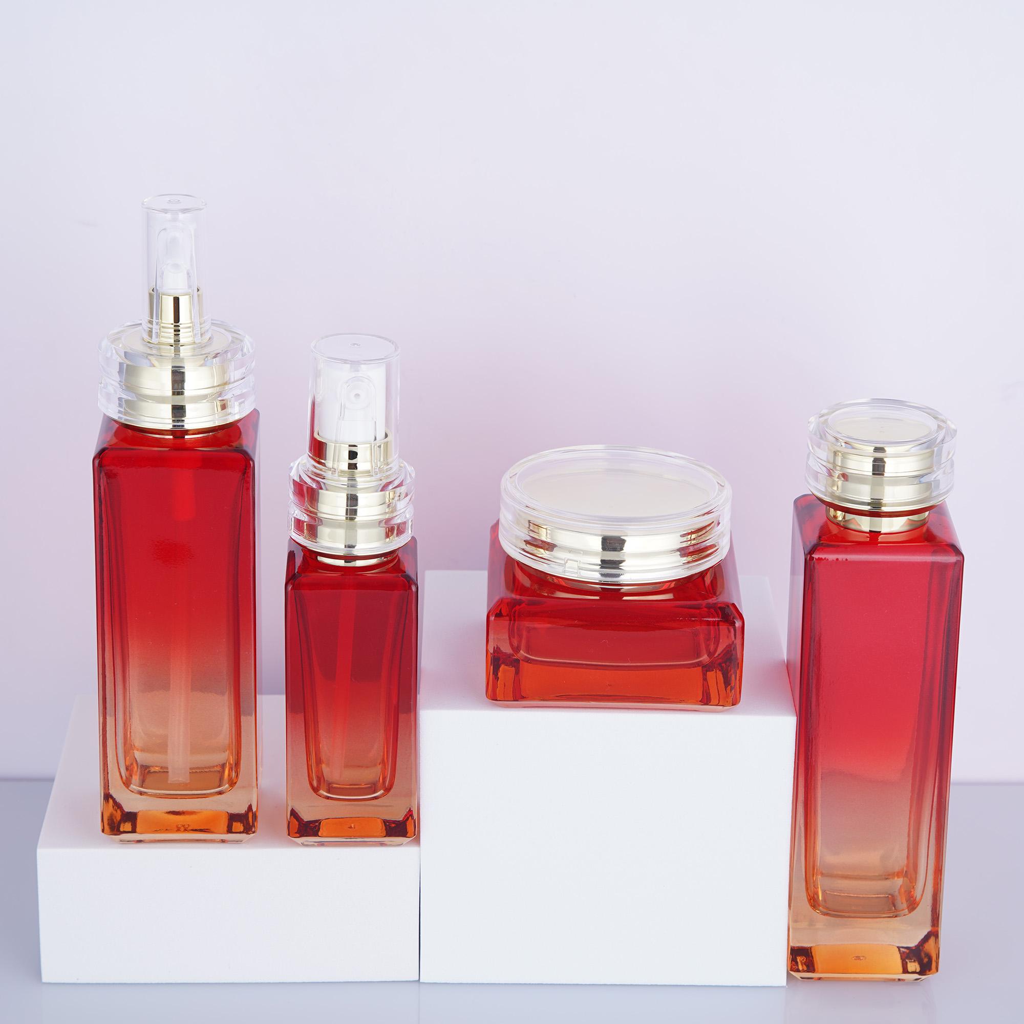 时尚而又张扬的化妆品玻璃瓶设计,热烈的红让人心动不已