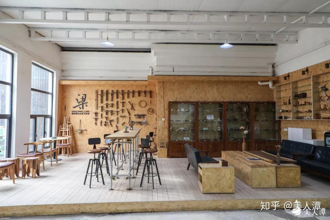 梁社木艺是一个集木工教室,产品设计,木友平台为一身的综合性木工工作