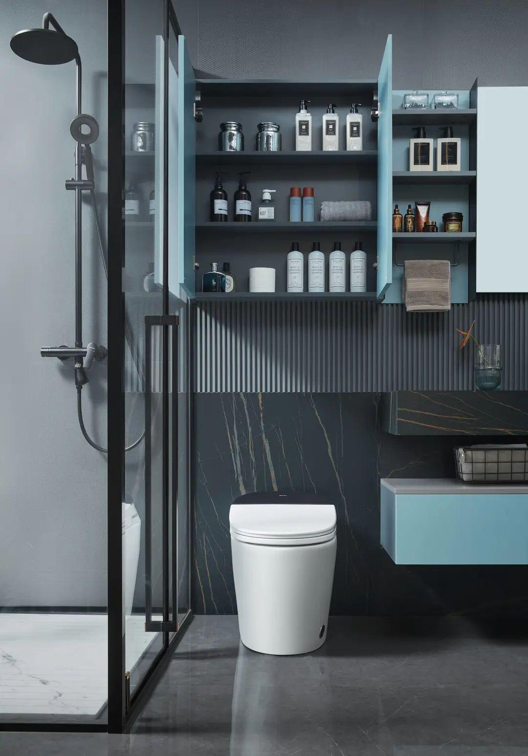 四,利用马桶上方收纳:马桶吊柜