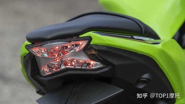 "z"字形的尾灯不仅出现在z系列街车上,而且在ninja系列当中也有使用