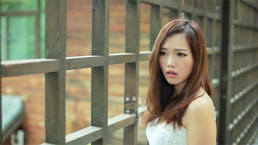 雨中百合这首《我用一生等你可不可以》,歌词句句煽情,太好听了