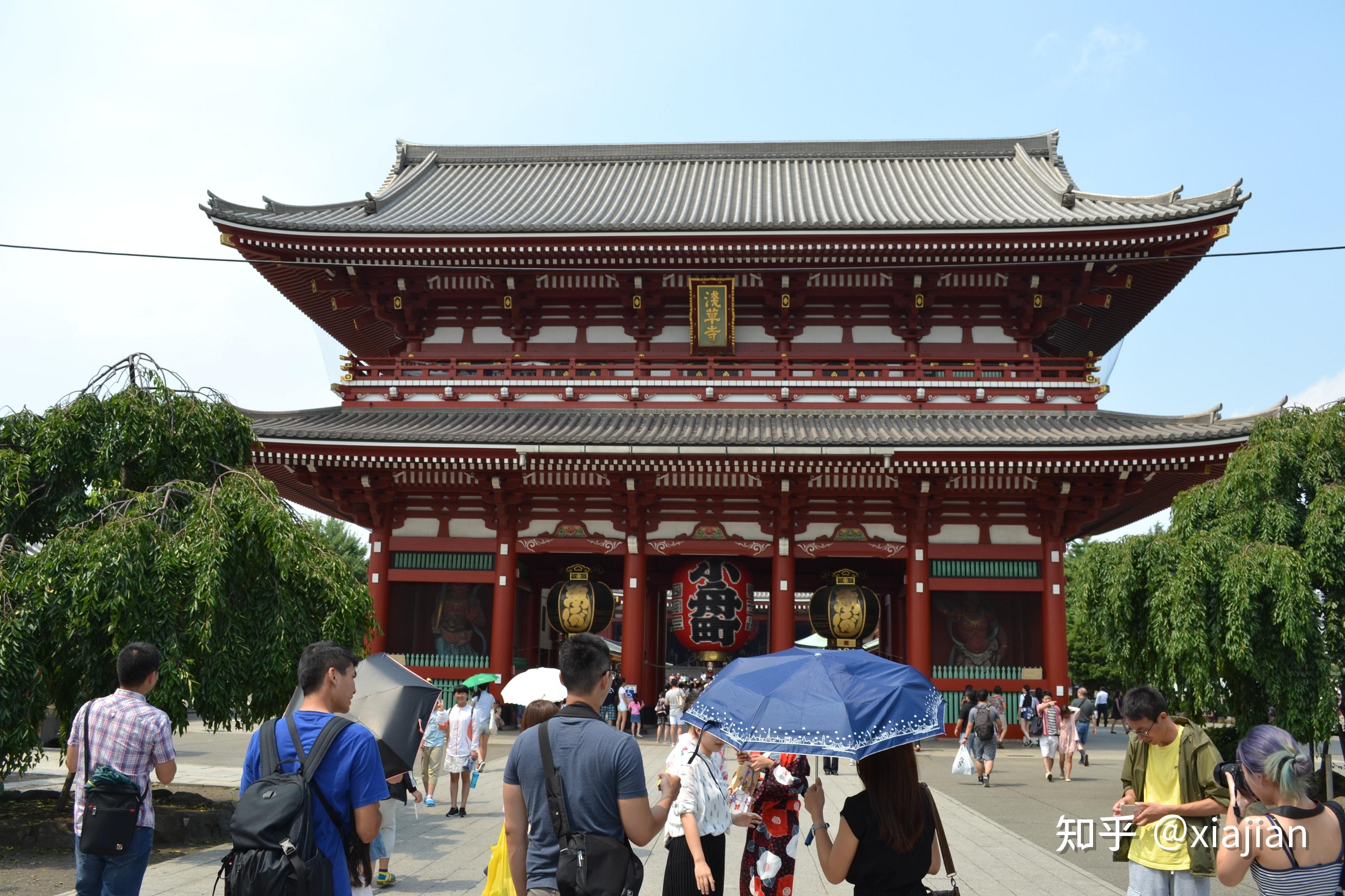 过了宝藏门,西南边高耸着"五重塔",塔高53米,仅次于京都东大寺的