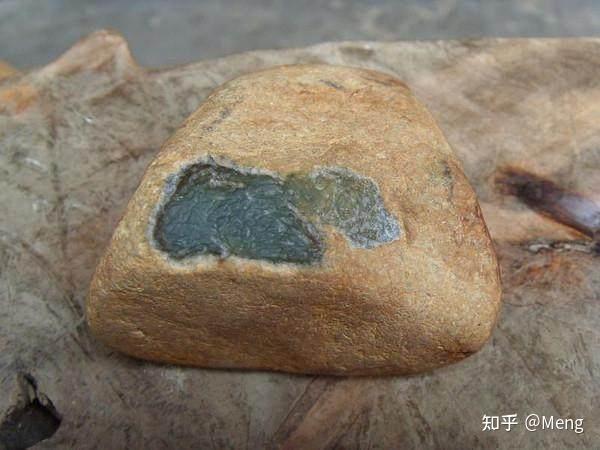 第二个是帕敢场区,也是最早开发的场口,也是产出翡翠最典型的地区