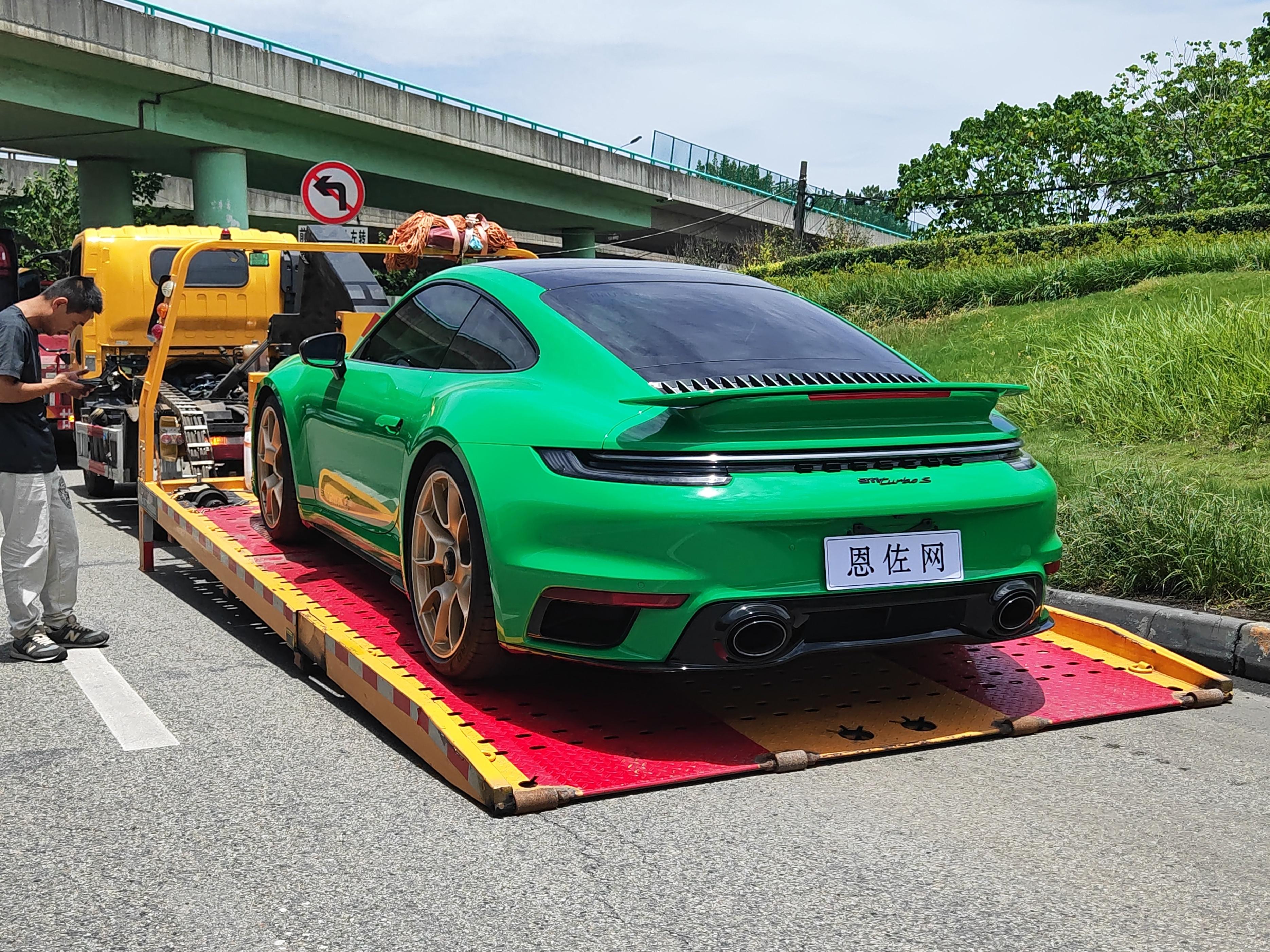 220万拿下的蛙王巨蟒绿911turbos500万内最快纯油车