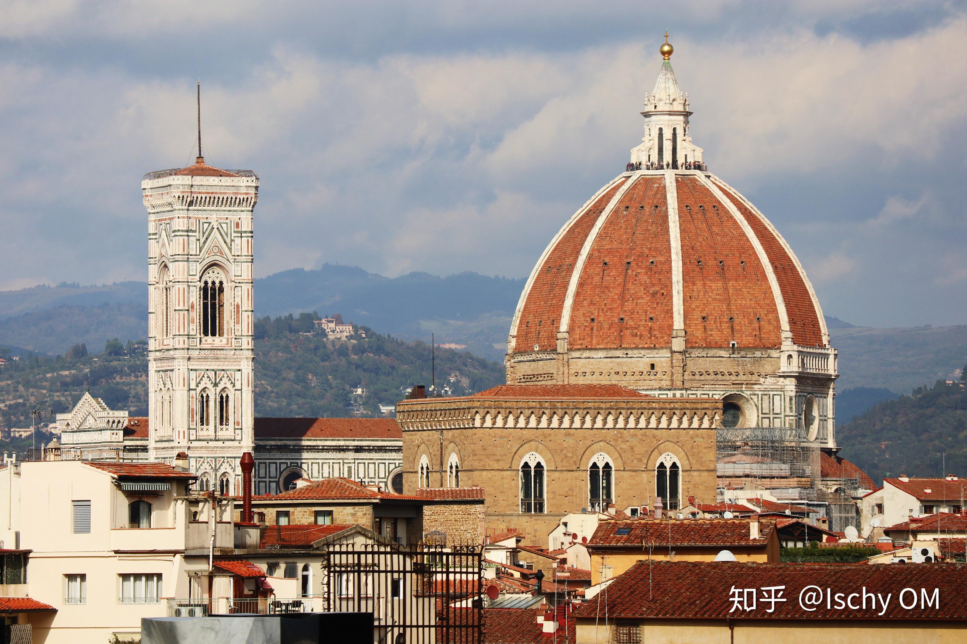 连建筑带藏品原本都是美第奇家族的财产, 后来捐献给佛罗伦萨, 成为