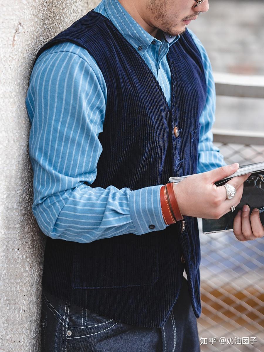 适合男生穿的马甲保暖又显层次感