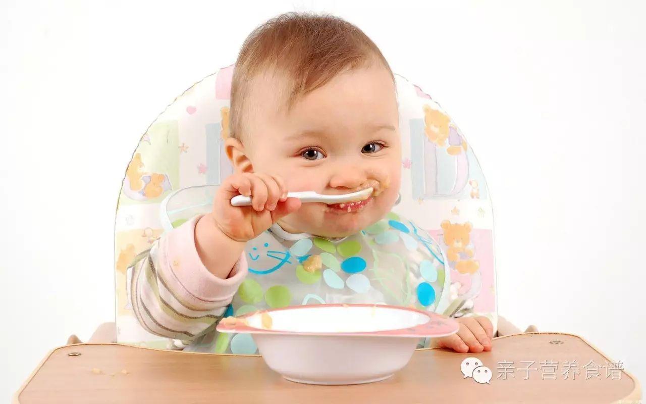 婴儿几个月可以添加辅食（宝宝几个月就能吃辅食了）-幼儿百科-魔术铺