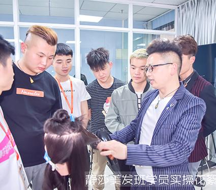 v2-aee927bfa7b04f14e932b23fc04ef530_1440w.jpg?source=172ae18b