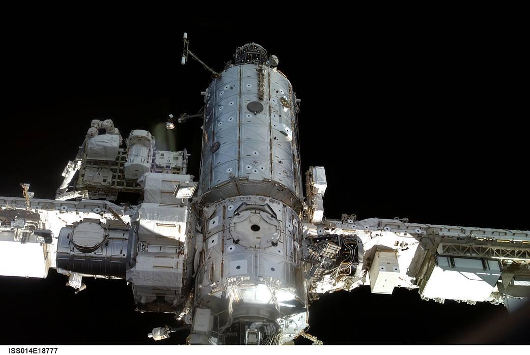 美国"命运"实验舱美国"命运"实验舱舱内延长驻留还可能给范德黑带来