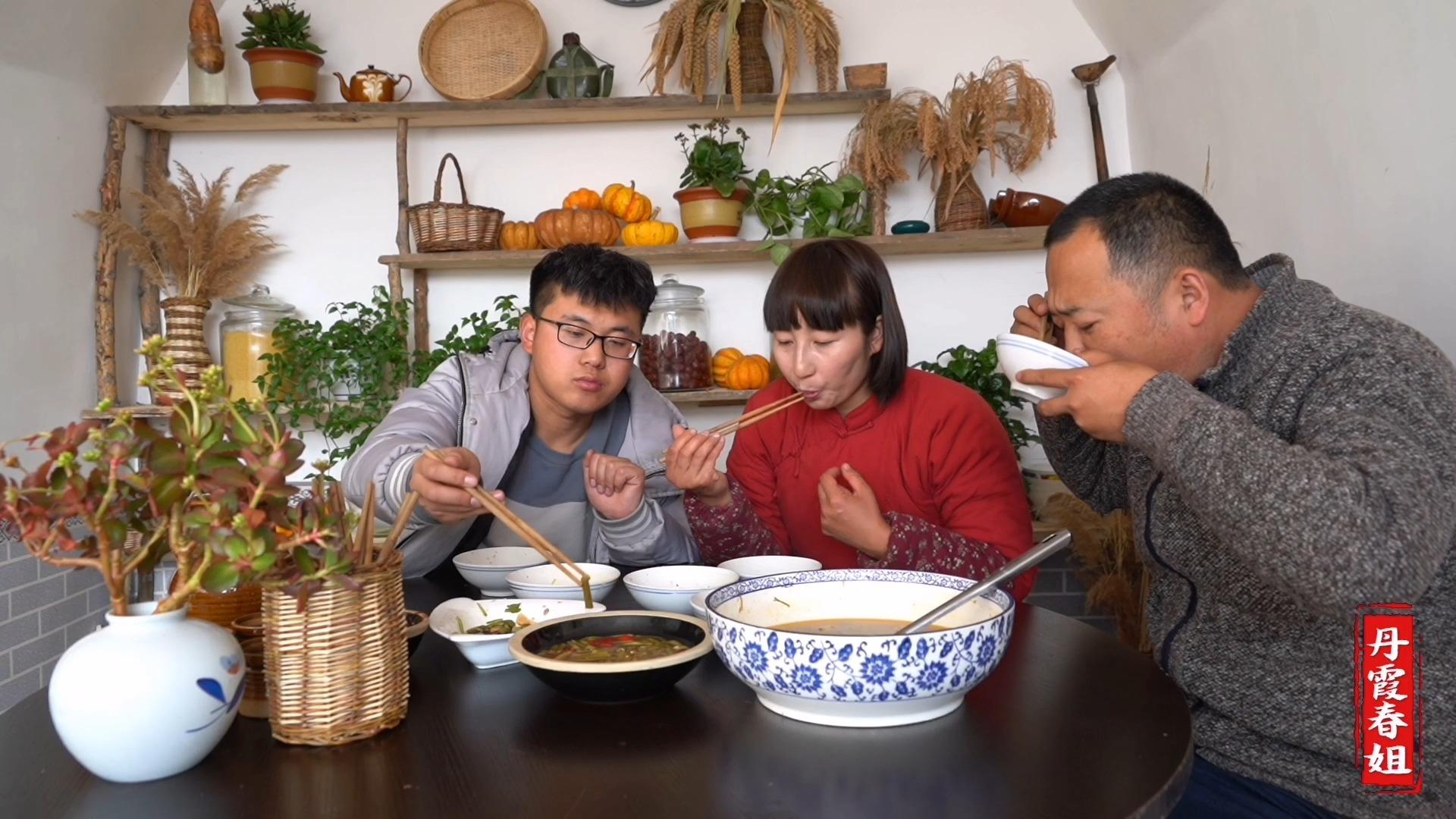 陕北特色烩羊杂碎的正宗做法汤香味美朋友只夸猛香了