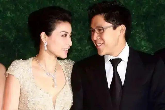 霍启刚突然发文道歉!郭晶晶和3个孩子暂时安全!-霍启刚和郭晶晶感情真的好吗?