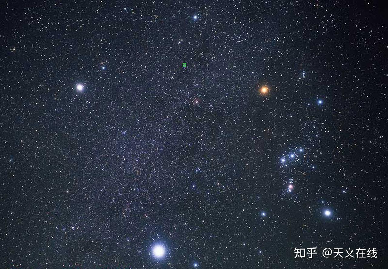 天狼星(最下面)和獵戶星座(右邊).