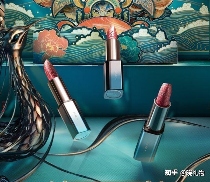 今年大热,而花西子的这款礼盒,更是从包装设计到口红创意上都非常精致