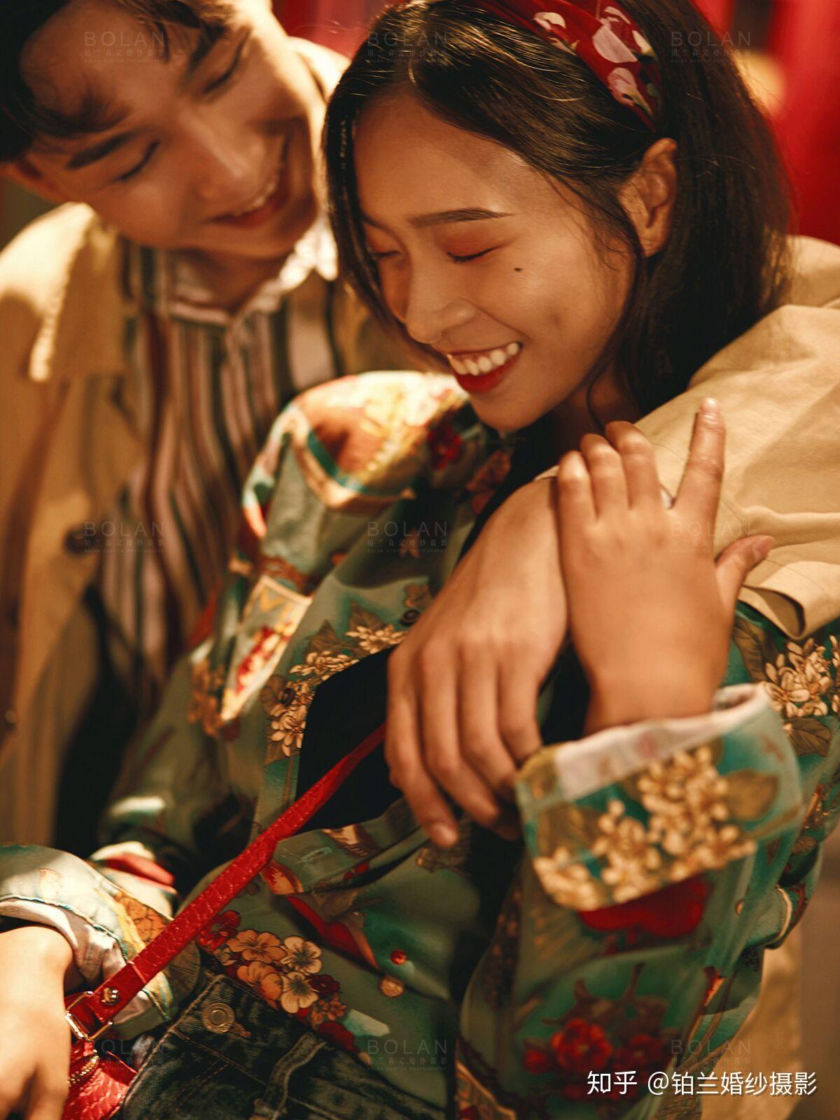 复古情怀的港风婚纱照致敬经典的八零年代