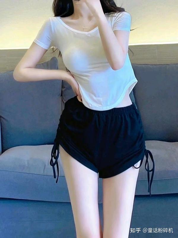 三,白嫩肌肤,全身冷白皮