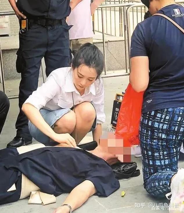 最短的时间内对猝死病人进行心肺复苏操作,就会有50%人能够被抢救过来