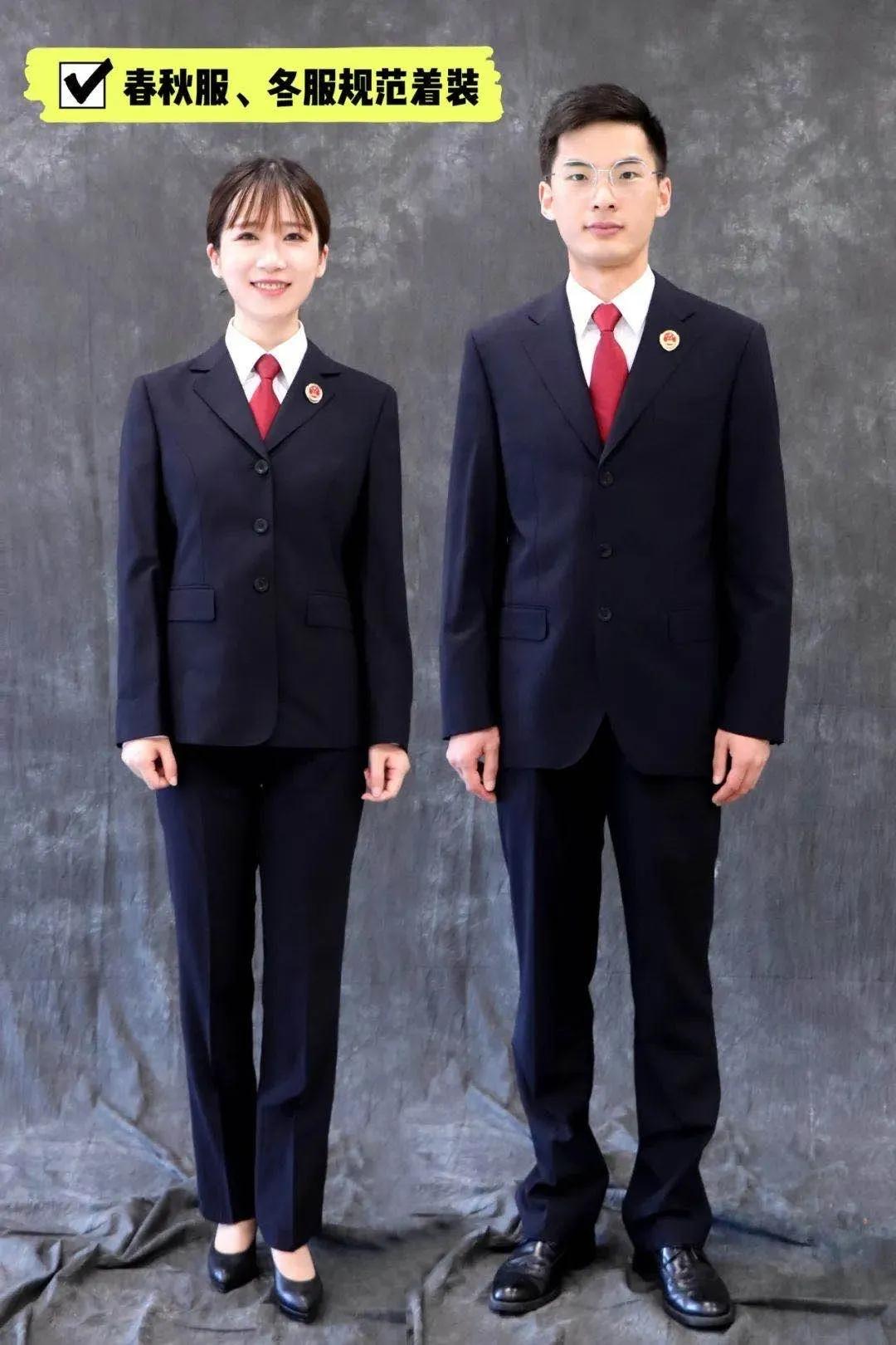 沉默的真相中检察官江阳的制服穿错了吗