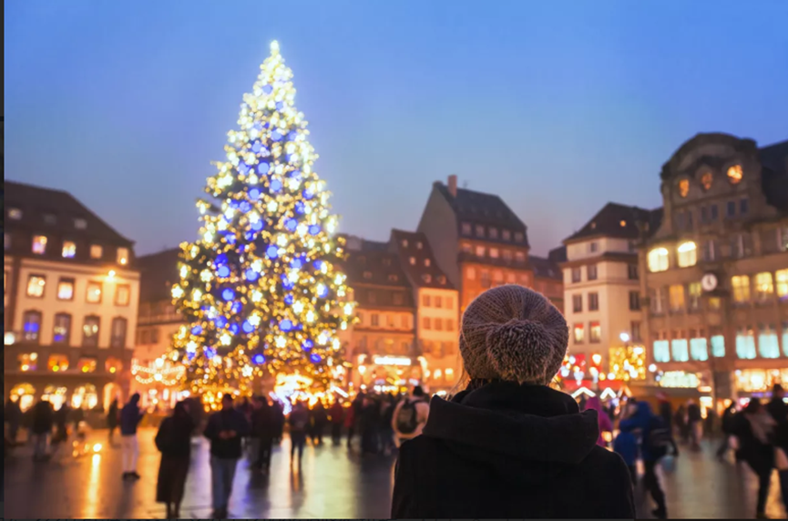 中法双语阅读|斯特拉斯堡圣诞集市:一棵真正的圣诞树,但今年光线较弱 - 知乎 中法双语阅读|斯特拉斯堡圣诞集市:一棵真正的圣诞树,但今年光线较弱 - 知乎