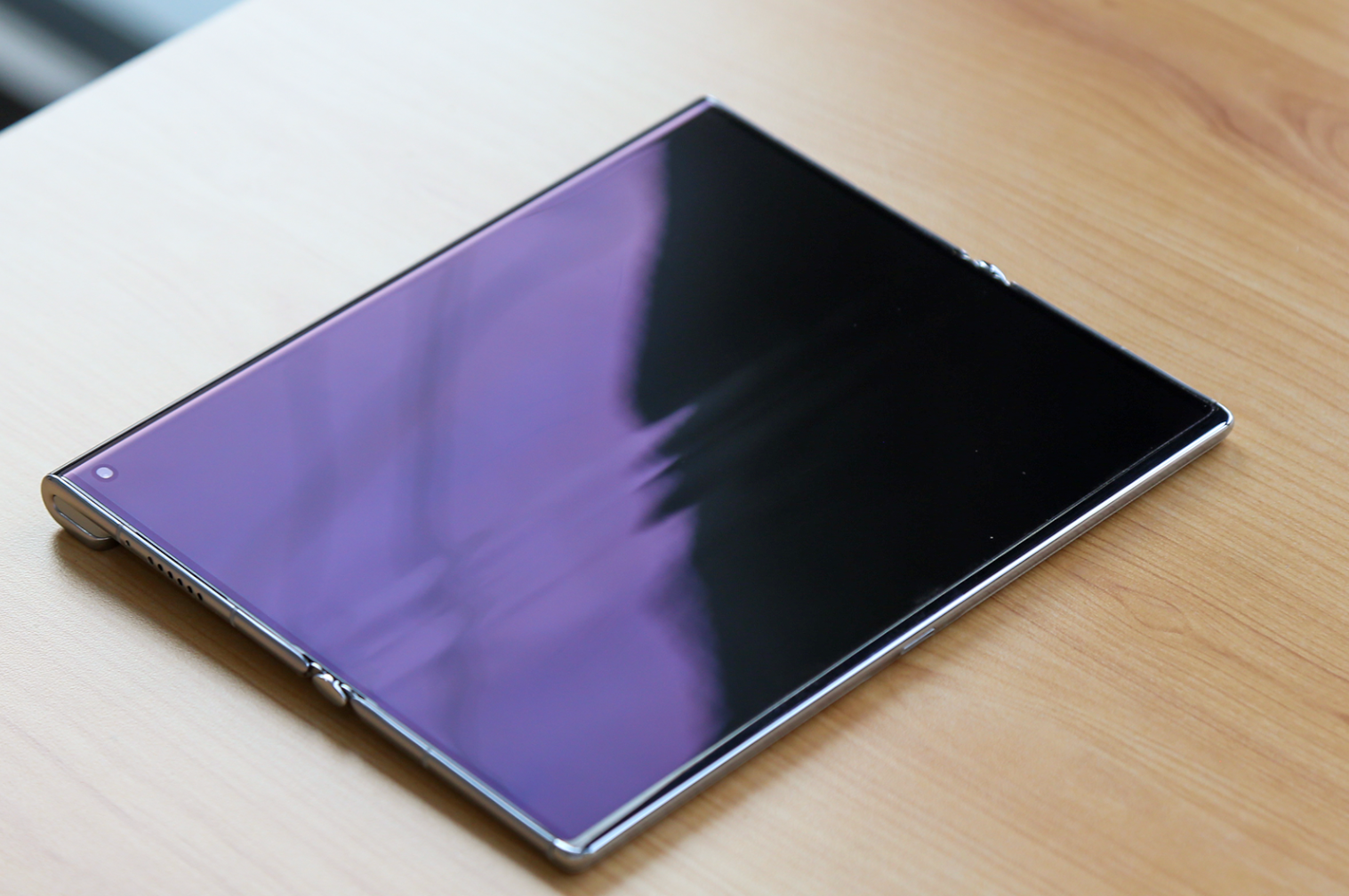 华为matexs2图赏9999元起售最轻薄的大尺寸折叠屏旗舰