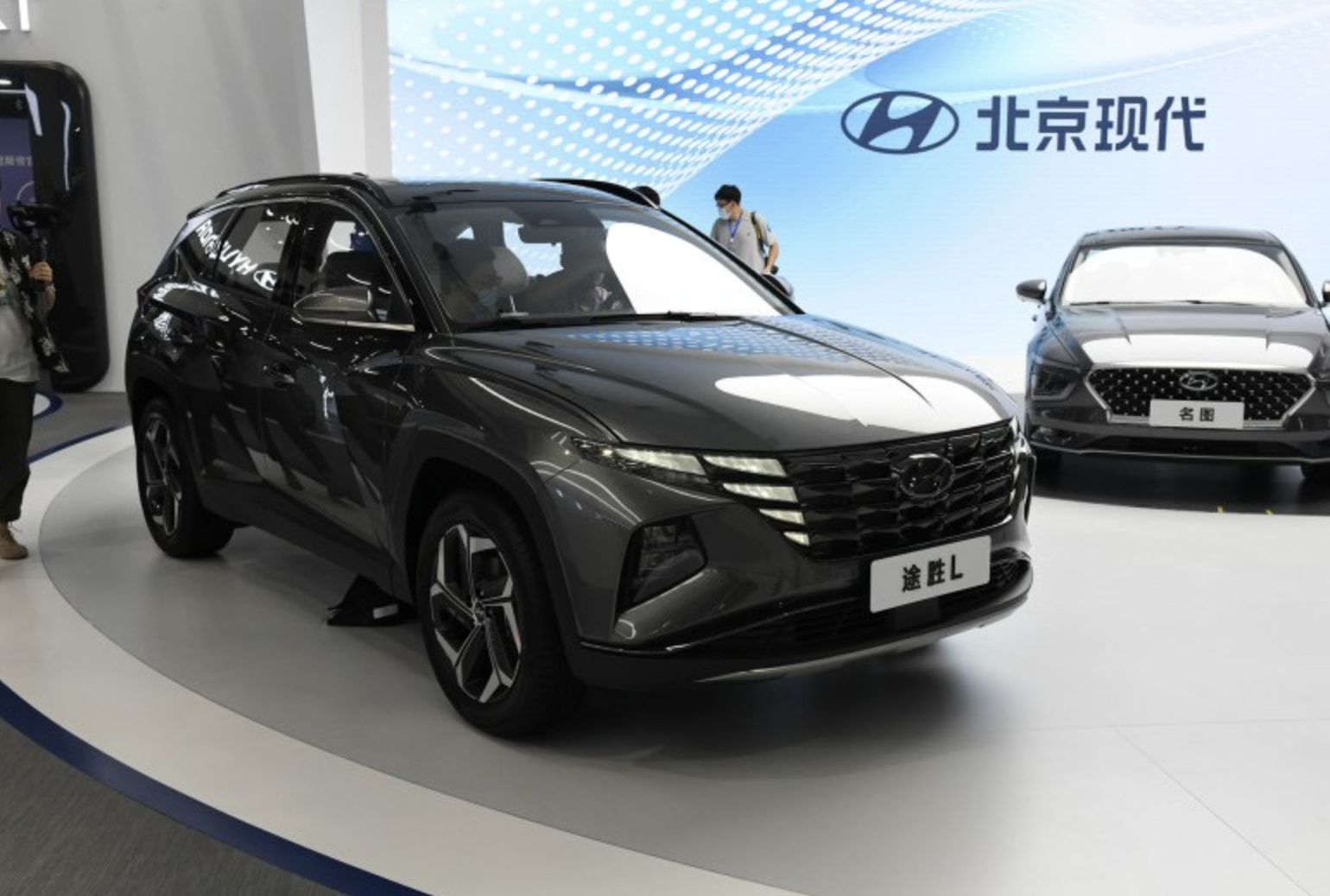 全新现代途胜l亮相广州车展内饰正式公开将于明年二季度上市