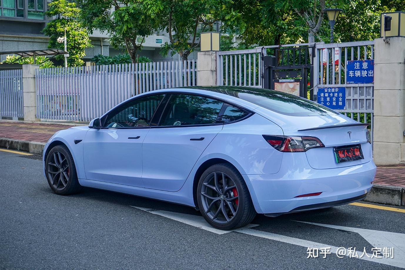 特斯拉model3改色迷雾蓝