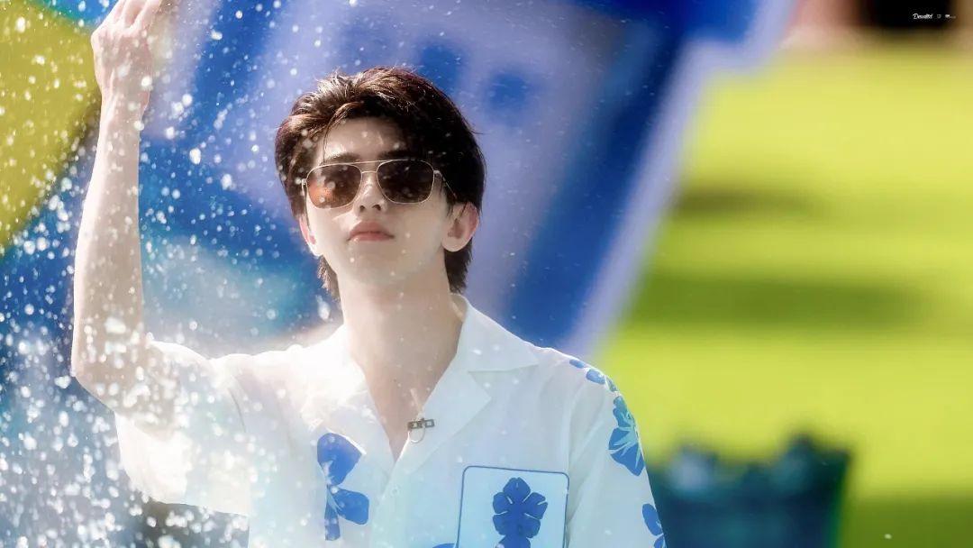 蔡徐坤壁纸你的一个抬头一个笑我整个人心跳都会少一拍