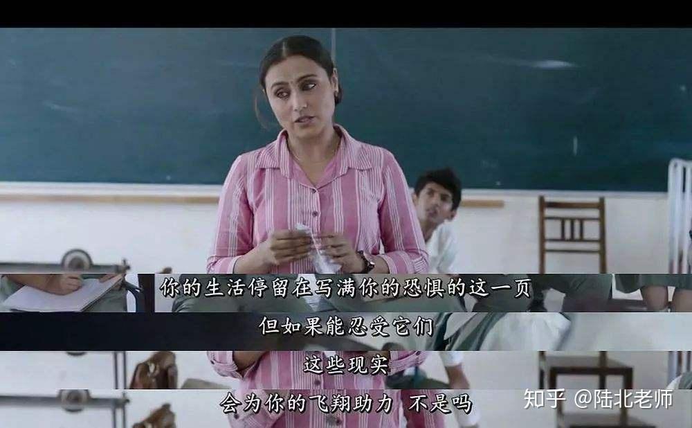 就像是齐敏,只能和奶奶生活在一起,她虽然渴望着自己像大人一样被对待