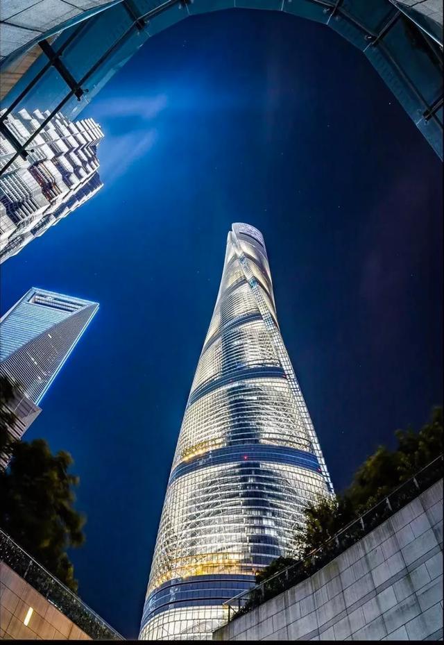 打卡法国sfa污水提升出现在中国最高书店朵云书院