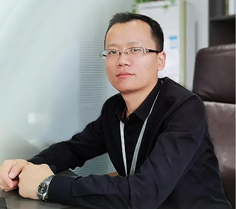 2008年,此时22岁的李勇刚刚大学毕业,在合肥一家网络公司做售后服务