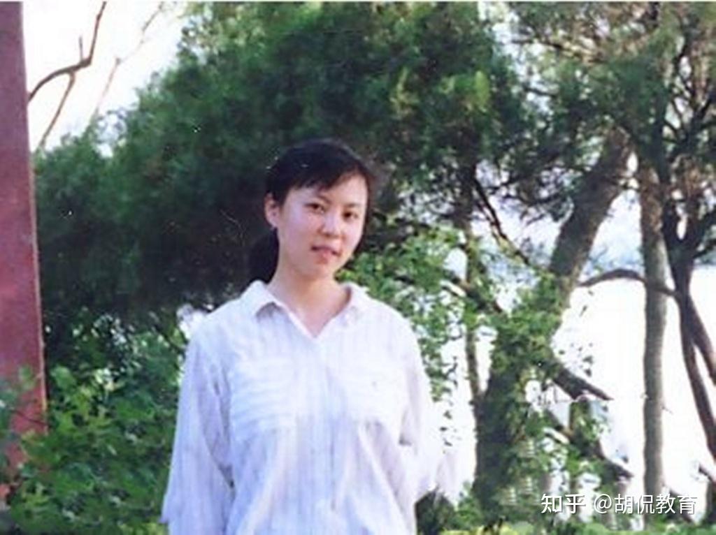 清华才女朱令离奇铊中毒智商永远7岁姐姐读北大坠崖身亡