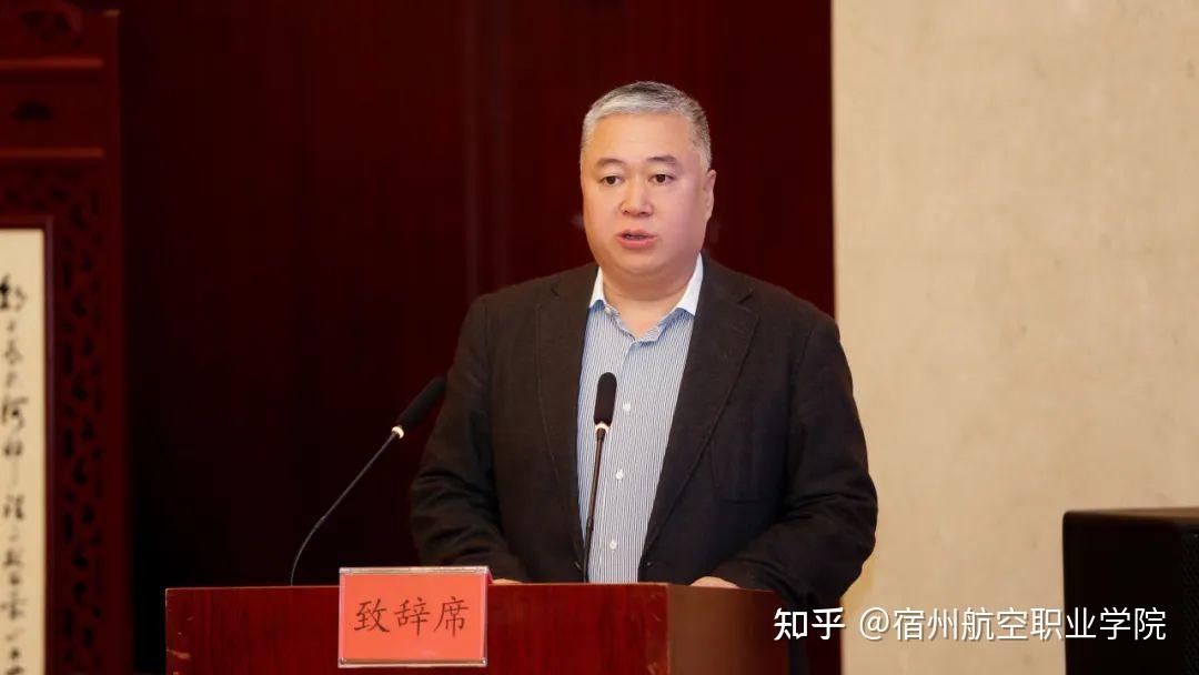 熊客集团董事长赵明伟表示,熊客集团与西海岸新区和泛美集团的合作将
