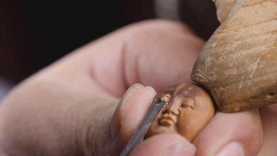 毫厘间的鬼斧神工舟山核雕名家江南一品顾泽军介绍