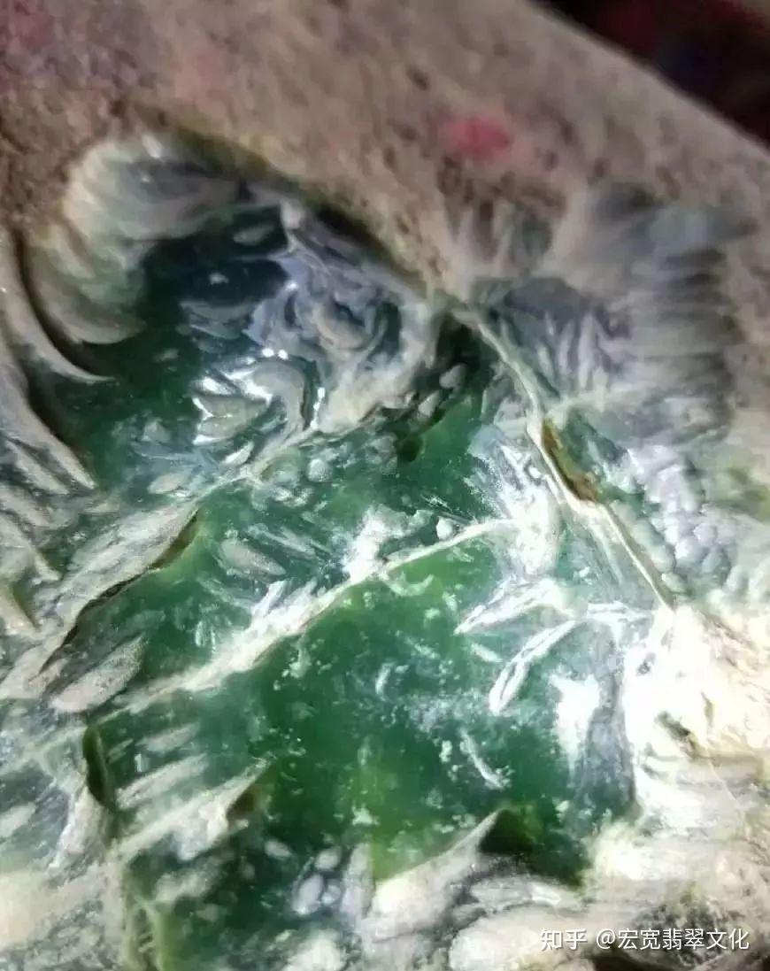翡翠原石知识讲解:什么是-玉皮、玉雾、玉肉? - 知乎