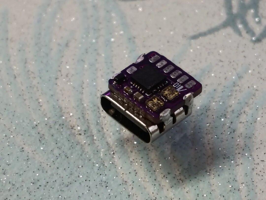 推荐一款开源的仅比USB-C接口略大的微型开发板