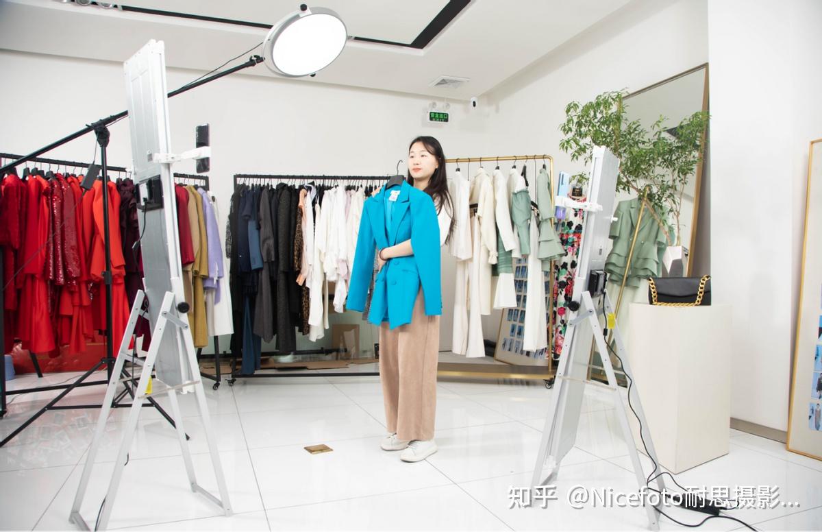 夏季女装直播间用什么灯光比较好?