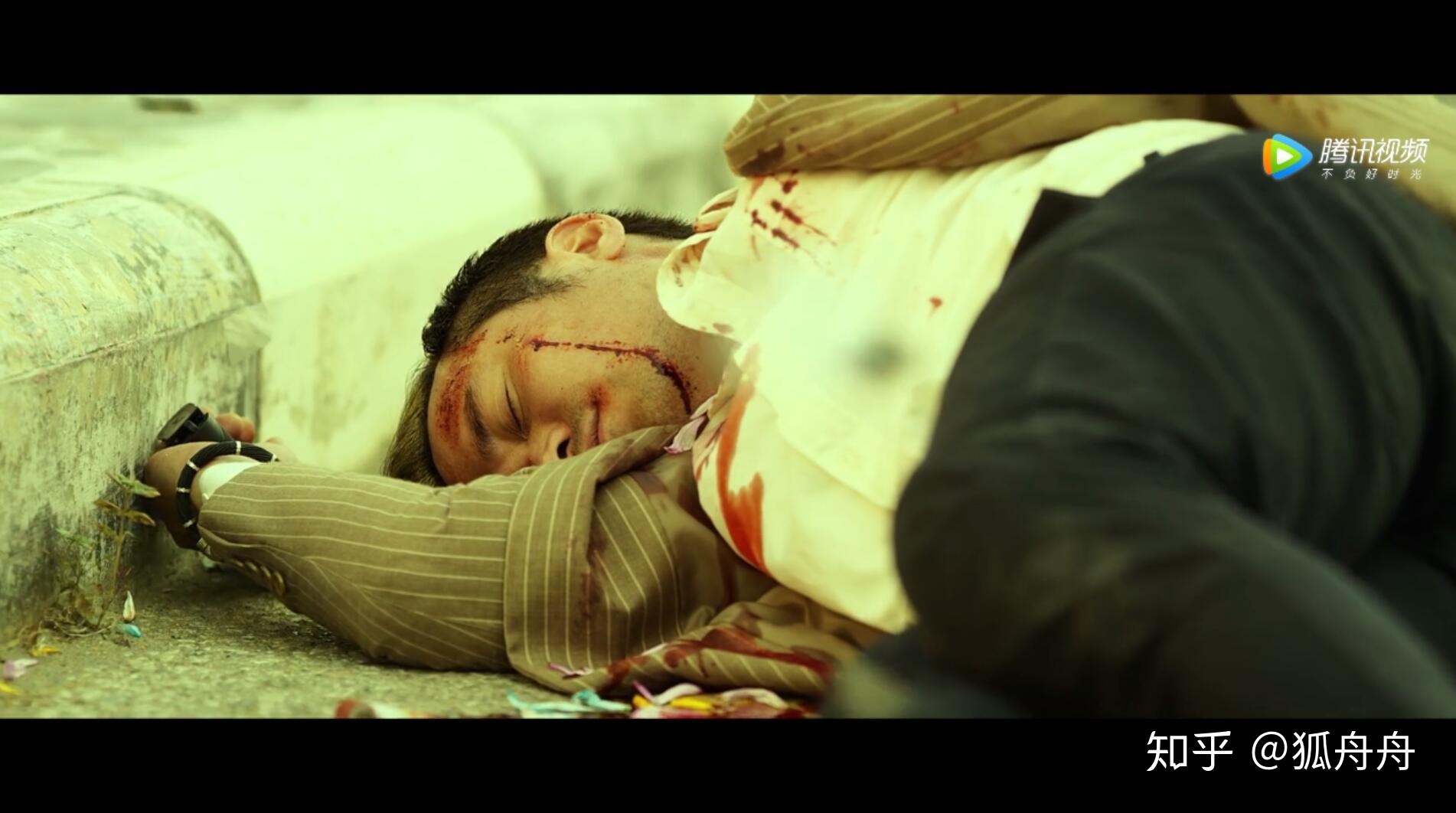 芳姐回头去看难以置信,许诺她轩尼诗道的人就这么死了.