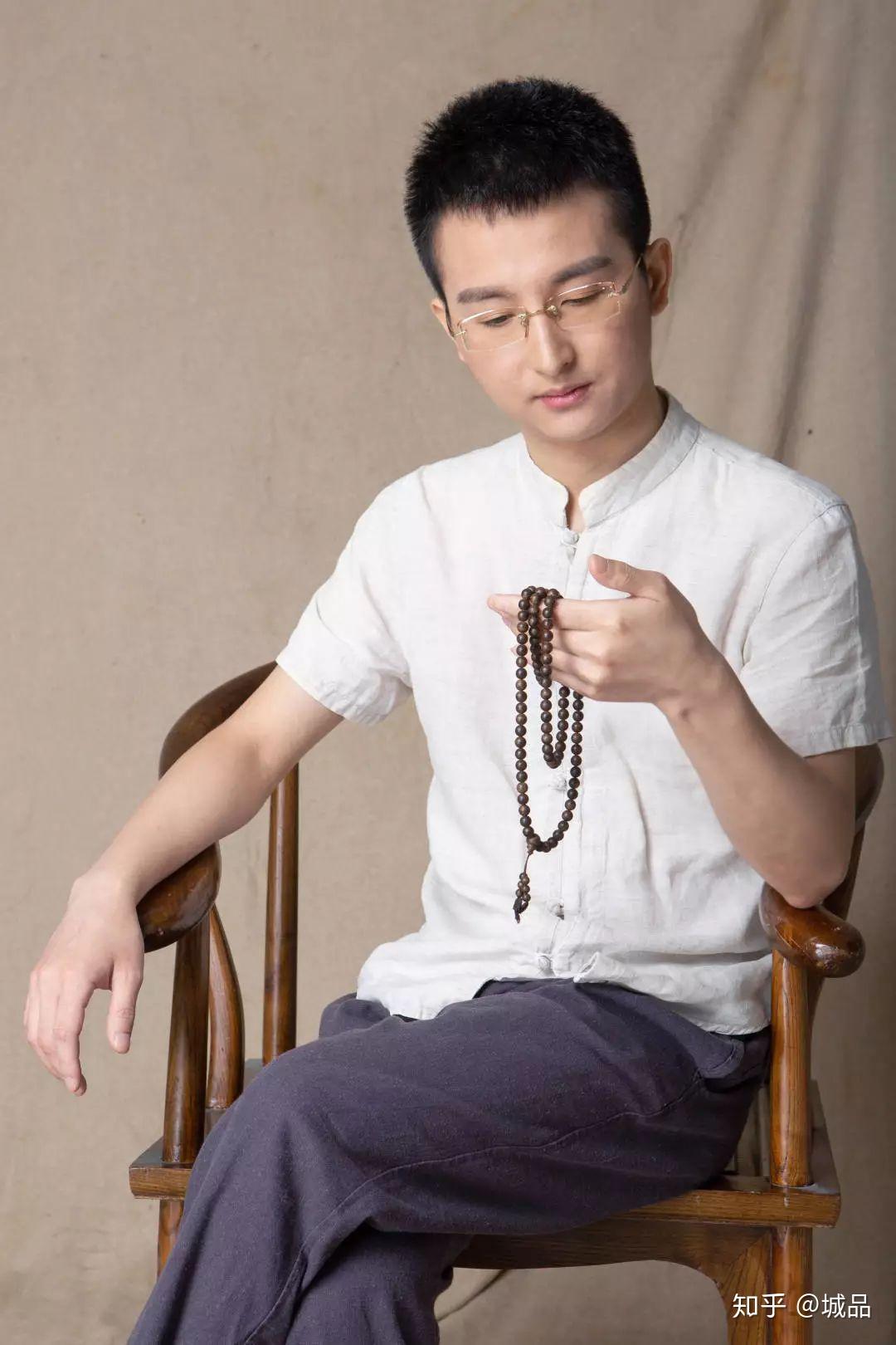 艺品沉香创始人郑起富人与沉香都要经历结香