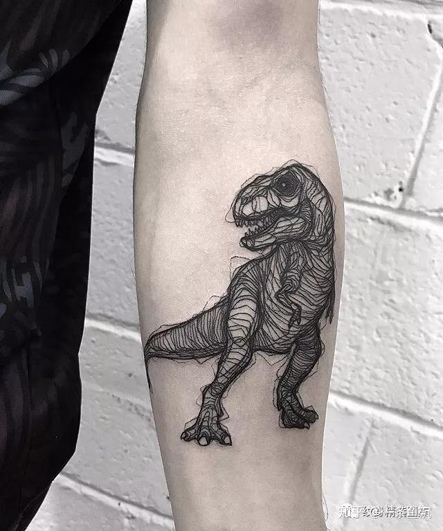 纹身精选图集第四期黑灰线条小臂