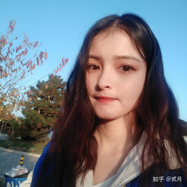 首先,如果你的长相是偏温柔的,或者你想走温柔一点的路线,适合用比较