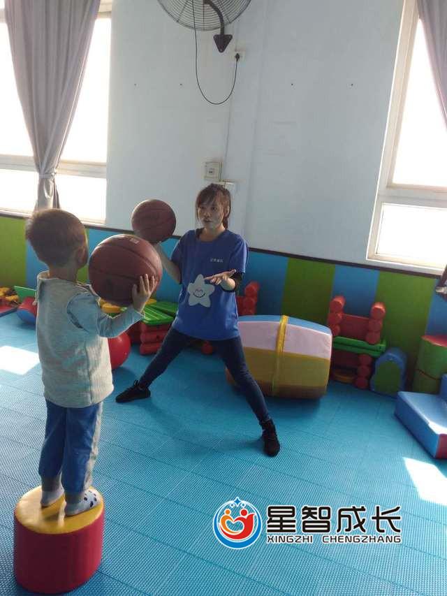 白云区星智成长-自闭症儿童刻板行为怎么干预？ - 知乎