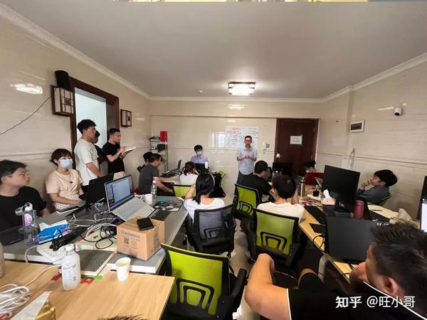 抖音电影解析怎么赚钱(抖音电影解说怎么做？揭秘一个抖音高利润带货号玩法，每天干活2小时，小白也能一年怒赚9w！)
